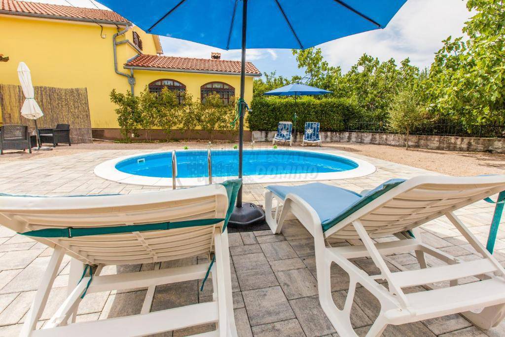 Bella casa con piscina! L'isola di Veglia!