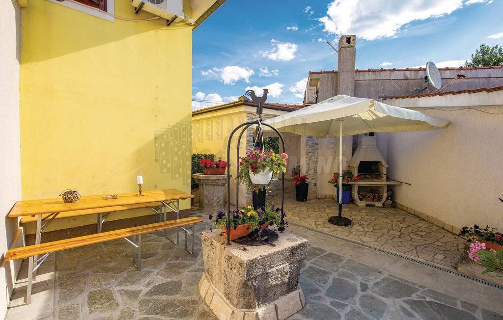 Bella casa con piscina! L'isola di Veglia!