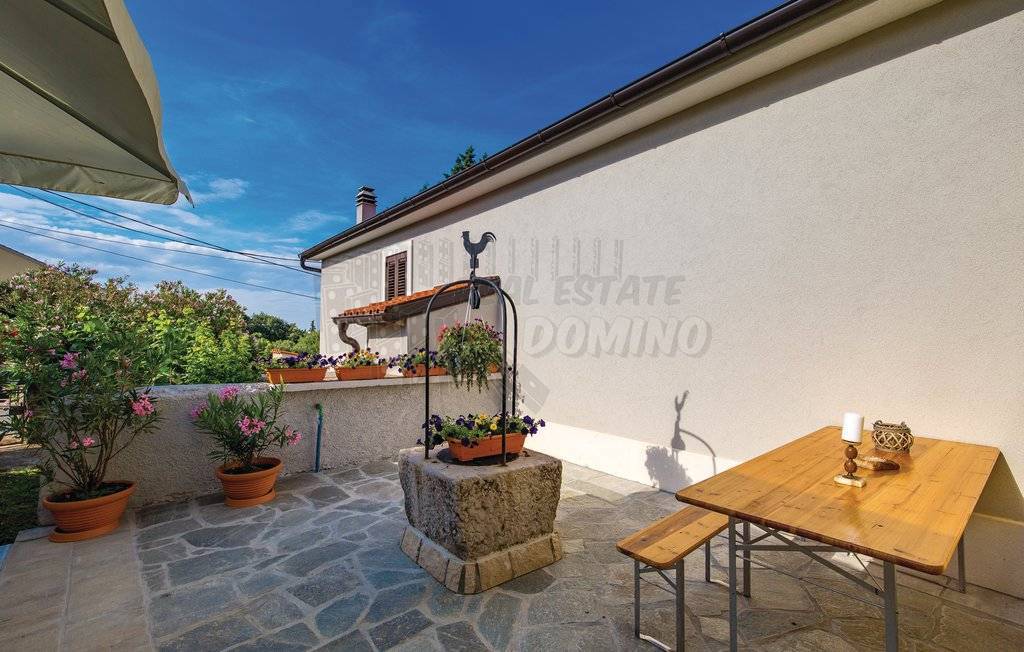 Bella casa con piscina! L'isola di Veglia!