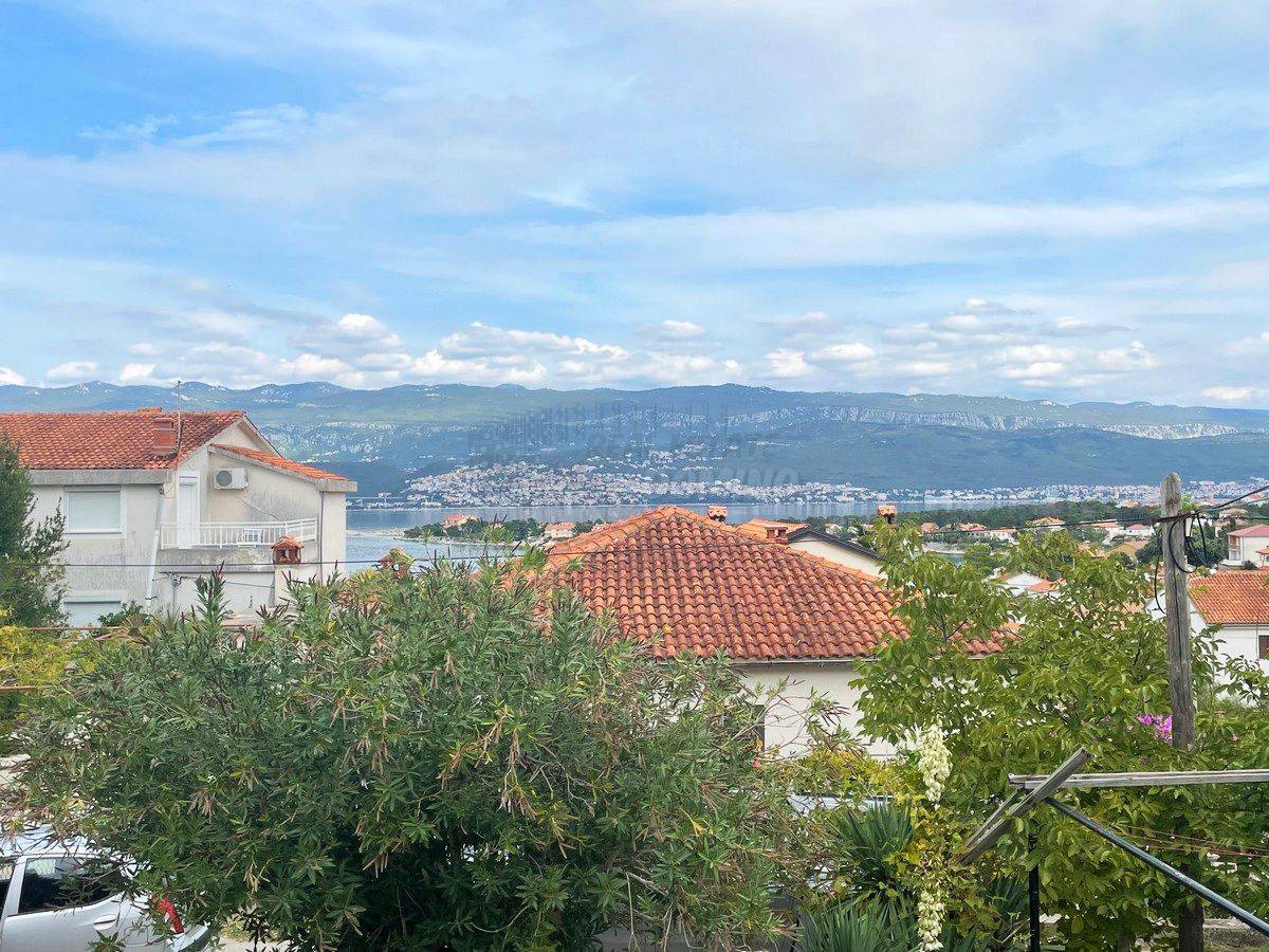 Casa con 3 appartamenti e una bellissima vista! Šilo