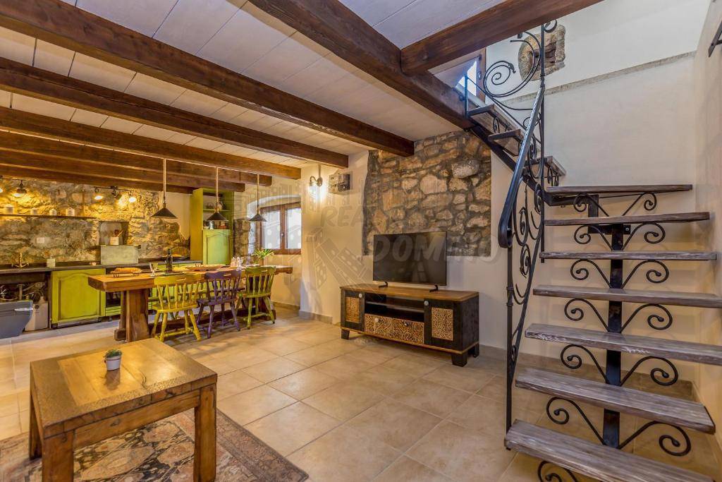 Bellissimo antico restaurato con terrazza sul tetto!