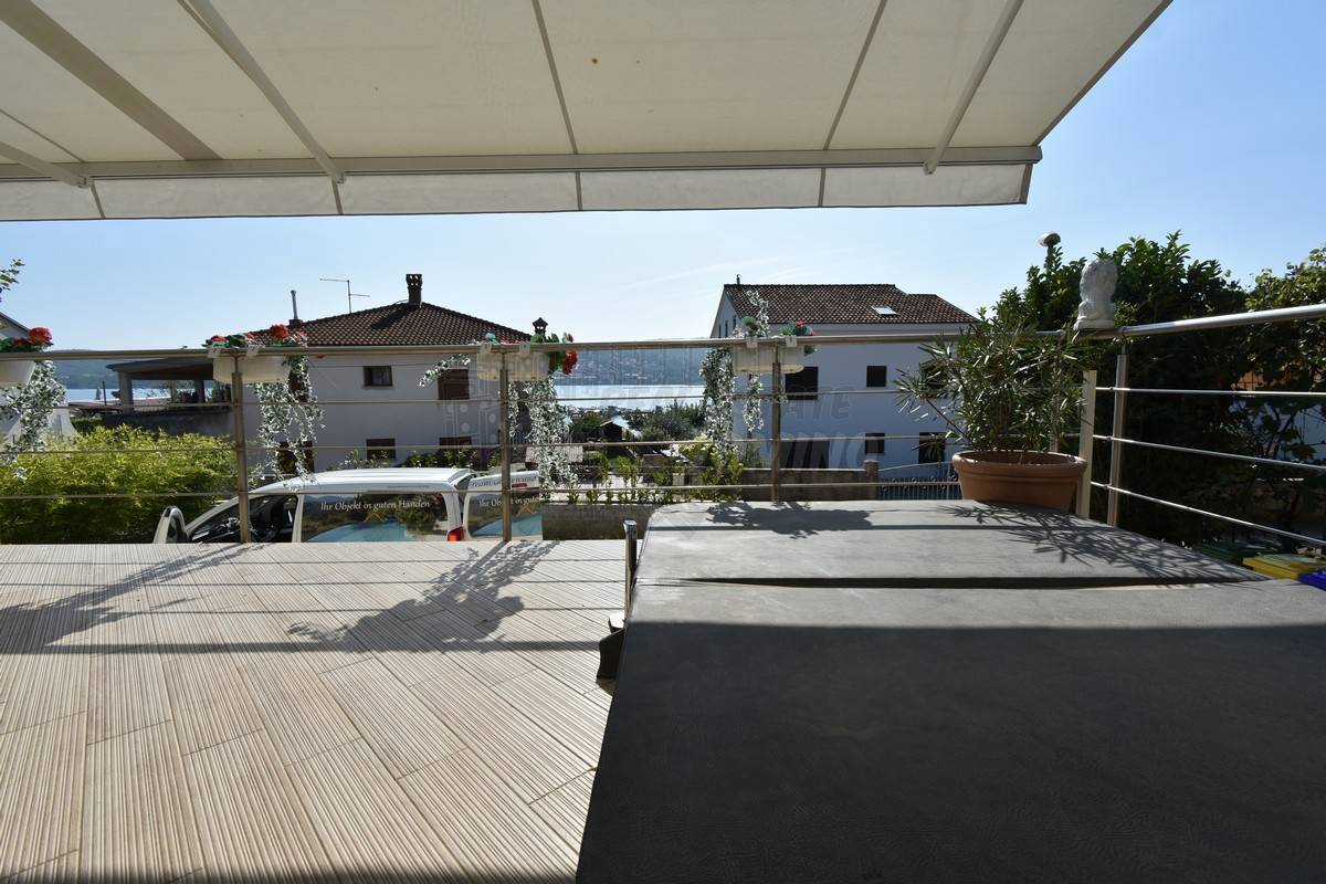 Seconda linea verso il mare! Casa indipendente! L'isola di Krk!