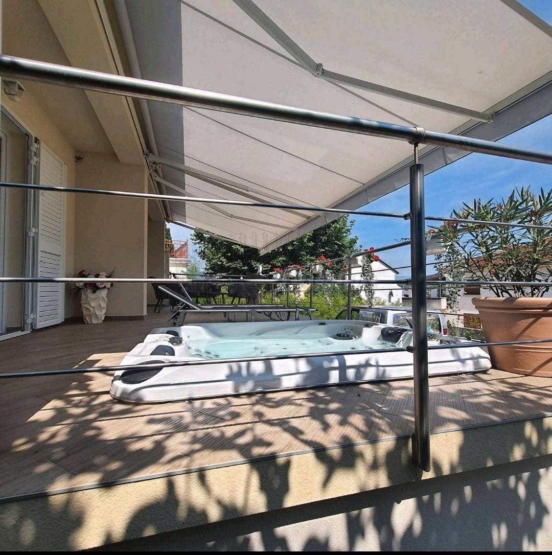 Seconda linea verso il mare! Casa indipendente! L'isola di Krk!