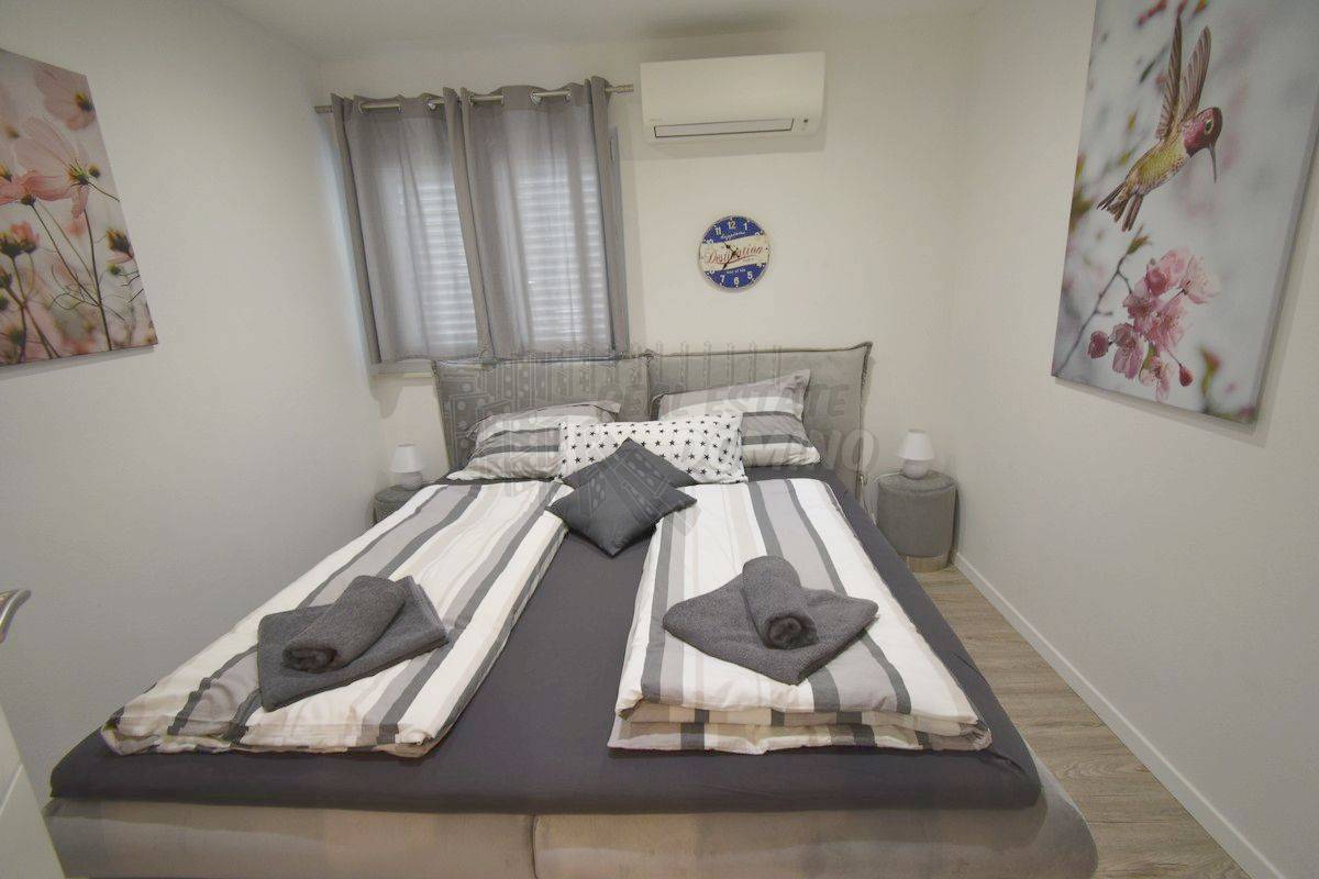 Seconda linea verso il mare! Casa indipendente! L'isola di Krk!