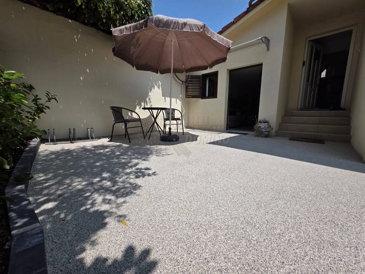 Seconda linea verso il mare! Casa indipendente! L'isola di Krk!