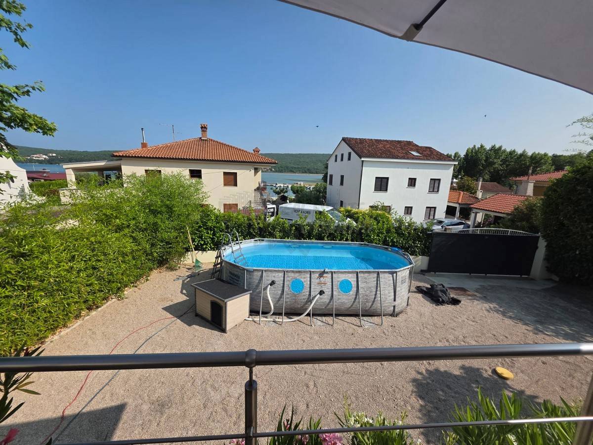 Seconda linea verso il mare! Casa indipendente! L'isola di Krk!