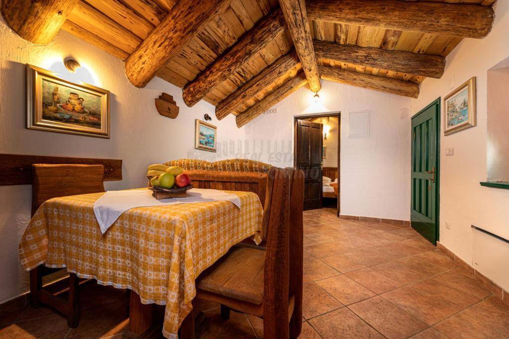 Casa Dobrinj, 225m2