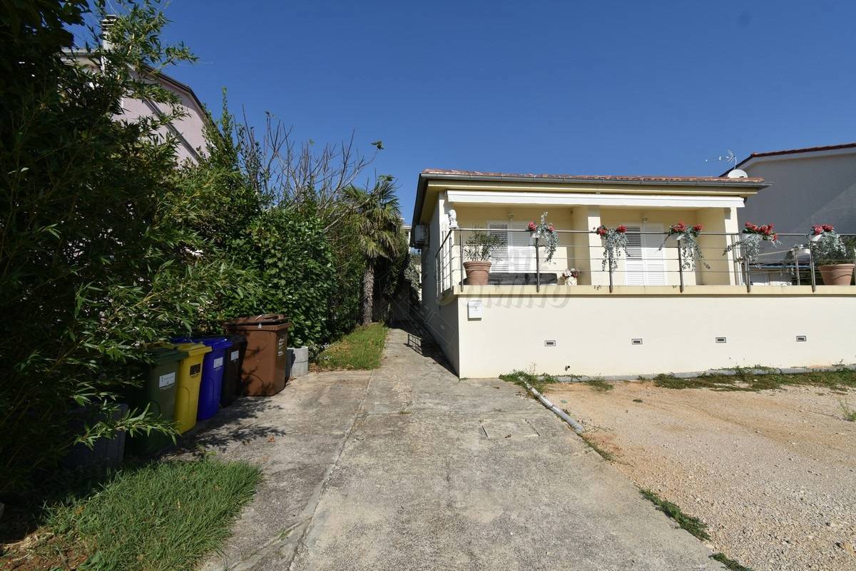 Seconda linea verso il mare! Casa indipendente! L'isola di Krk!