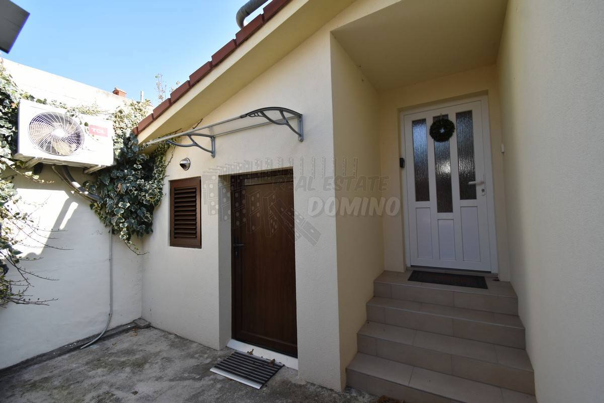 Seconda linea verso il mare! Casa indipendente! L'isola di Krk!