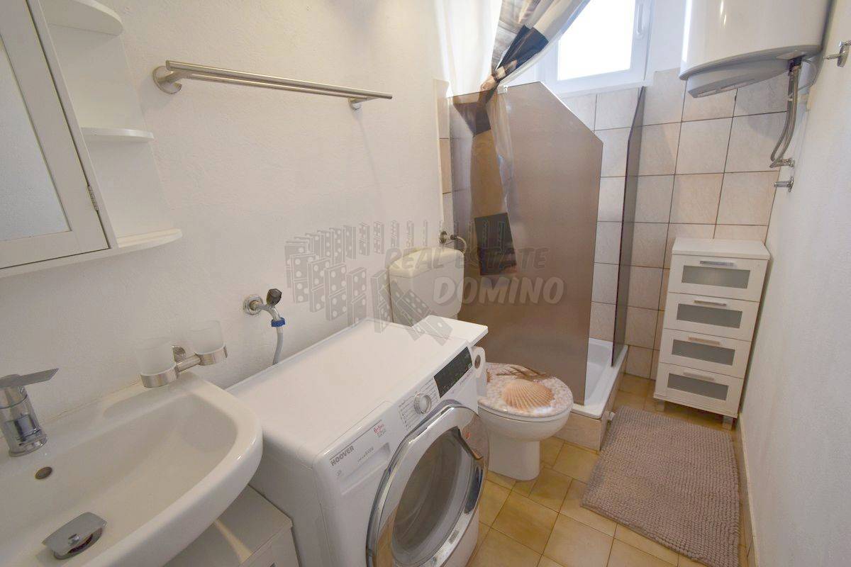 Seconda linea verso il mare! Casa indipendente! L'isola di Krk!