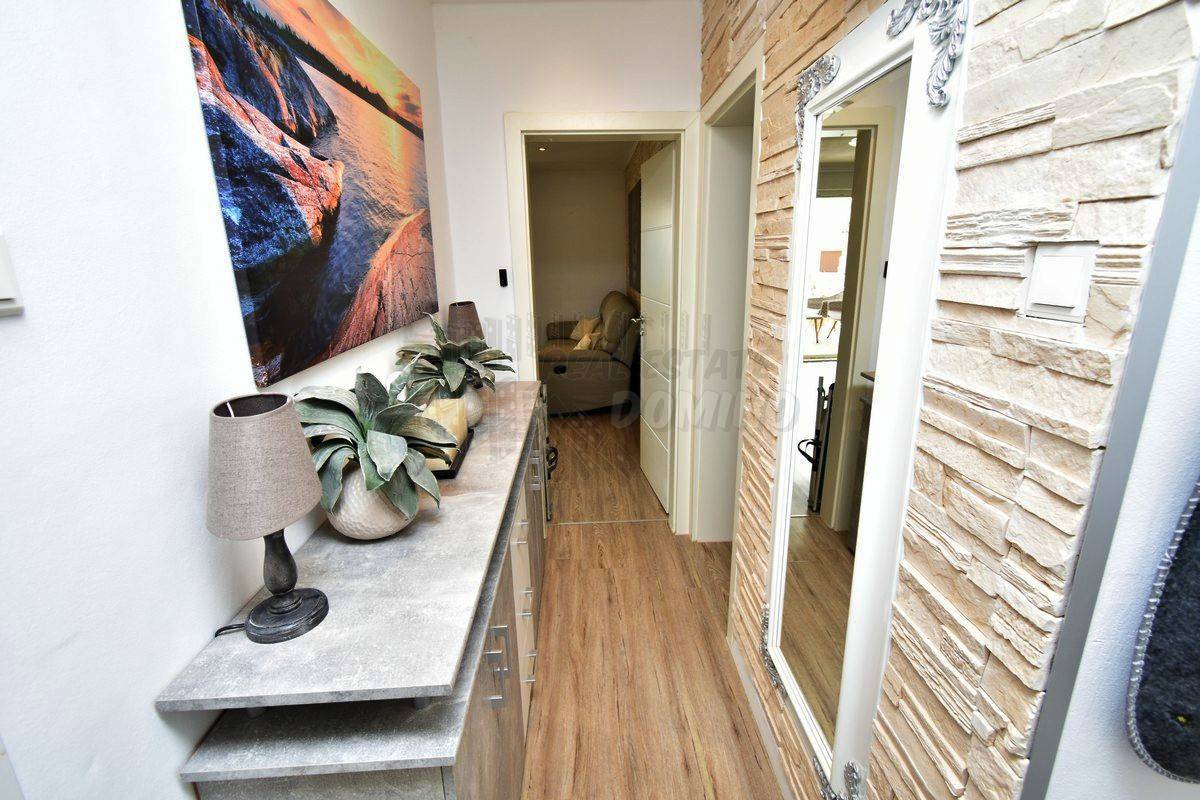 Seconda linea verso il mare! Casa indipendente! L'isola di Krk!