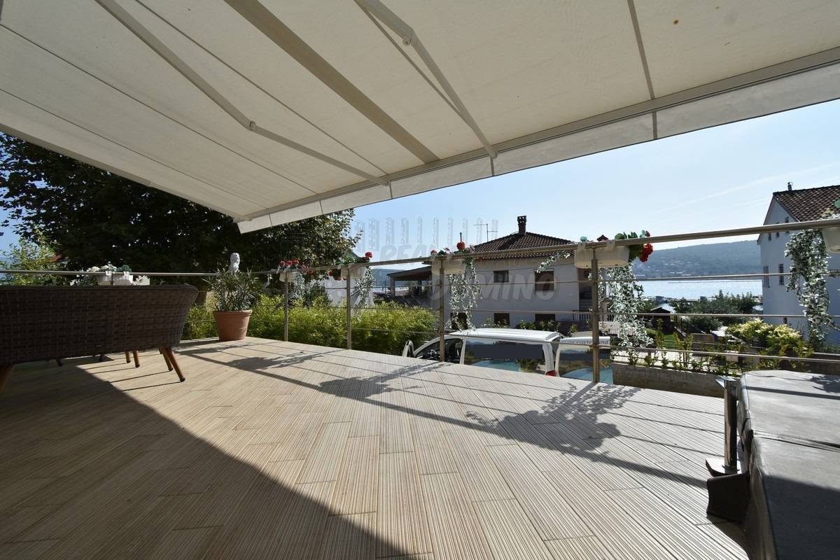 Seconda linea verso il mare! Casa indipendente! L'isola di Krk!