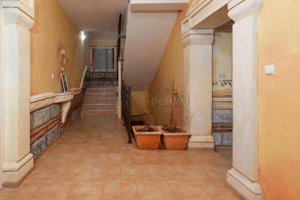 Villa mediterranea unica con piscina, sauna e ampio giardino!