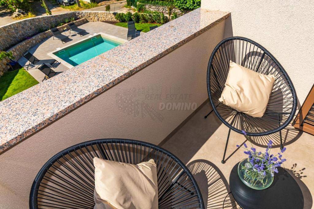 Bellissimo nuovo edificio vicino alla città di Krk!