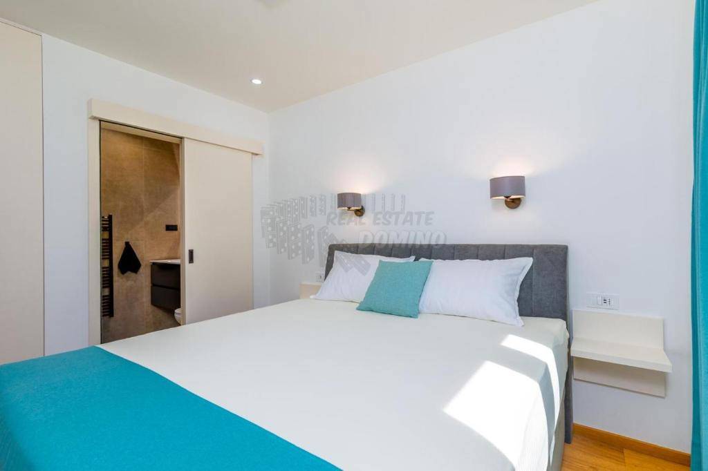 Bellissimo nuovo edificio vicino alla città di Krk!