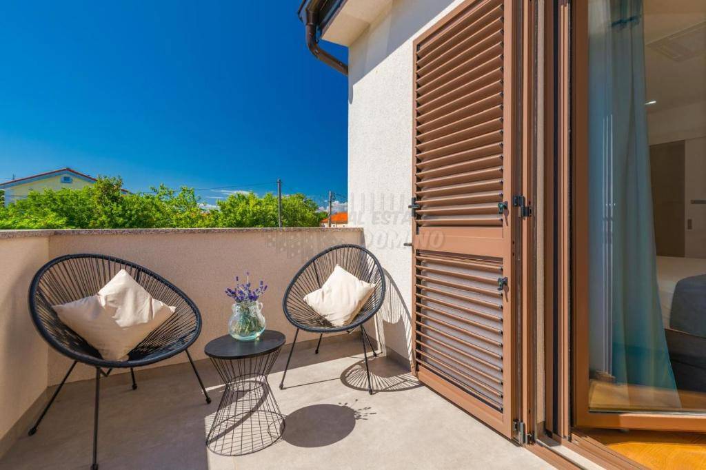 Bellissimo nuovo edificio vicino alla città di Krk!