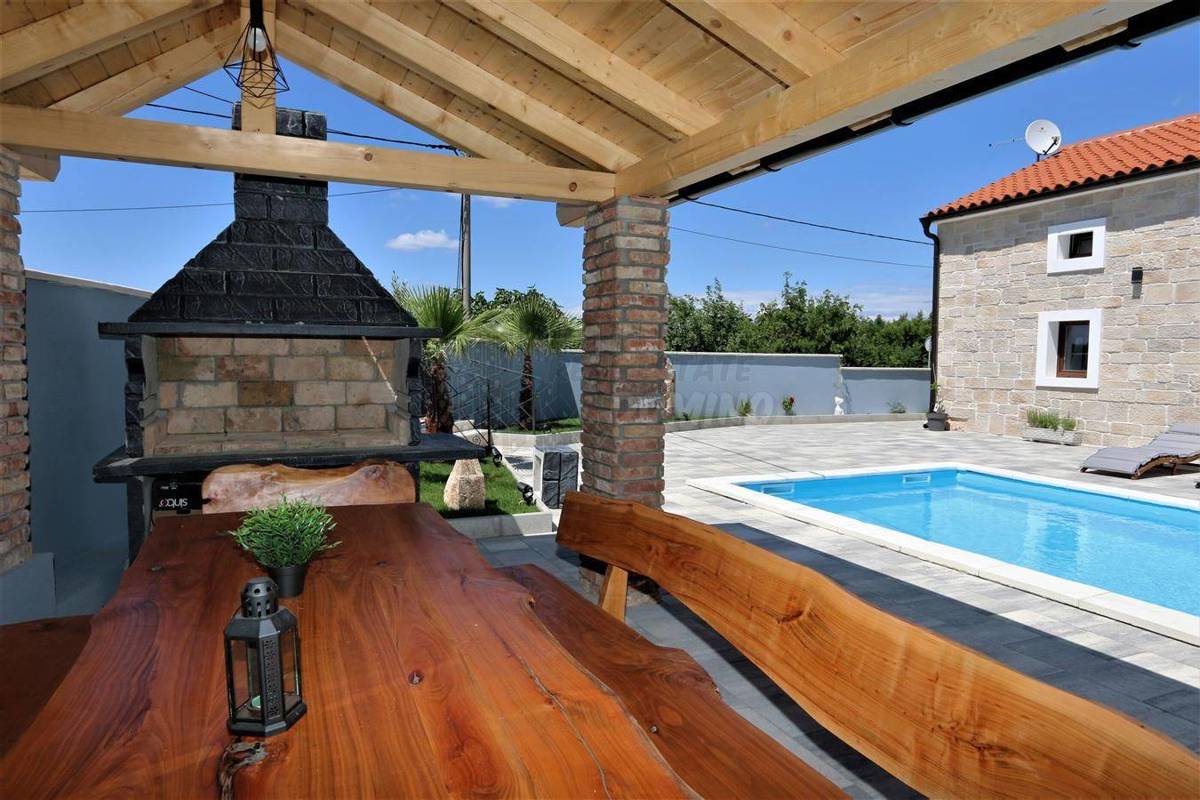 Vecchia casa in pietra ristrutturata! Isola di Veglia, Dobrinj