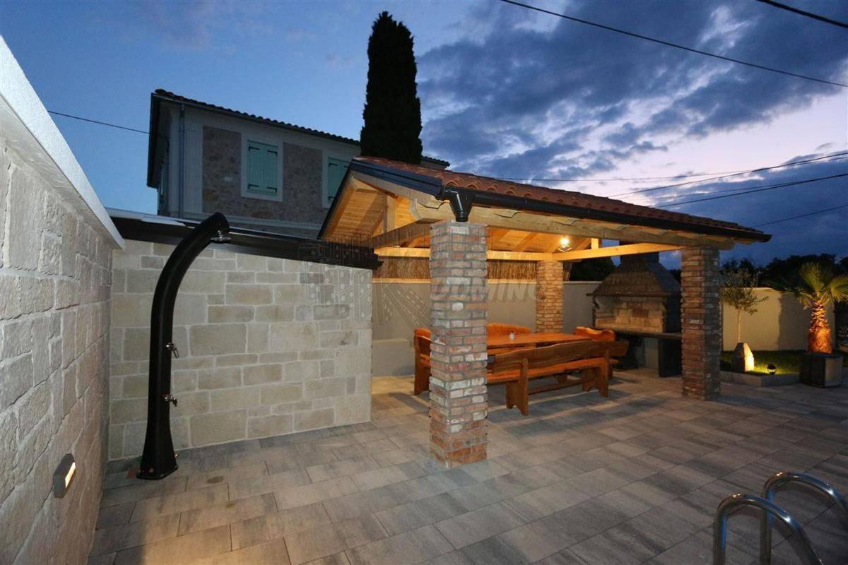 Vecchia casa in pietra ristrutturata! Isola di Veglia, Dobrinj