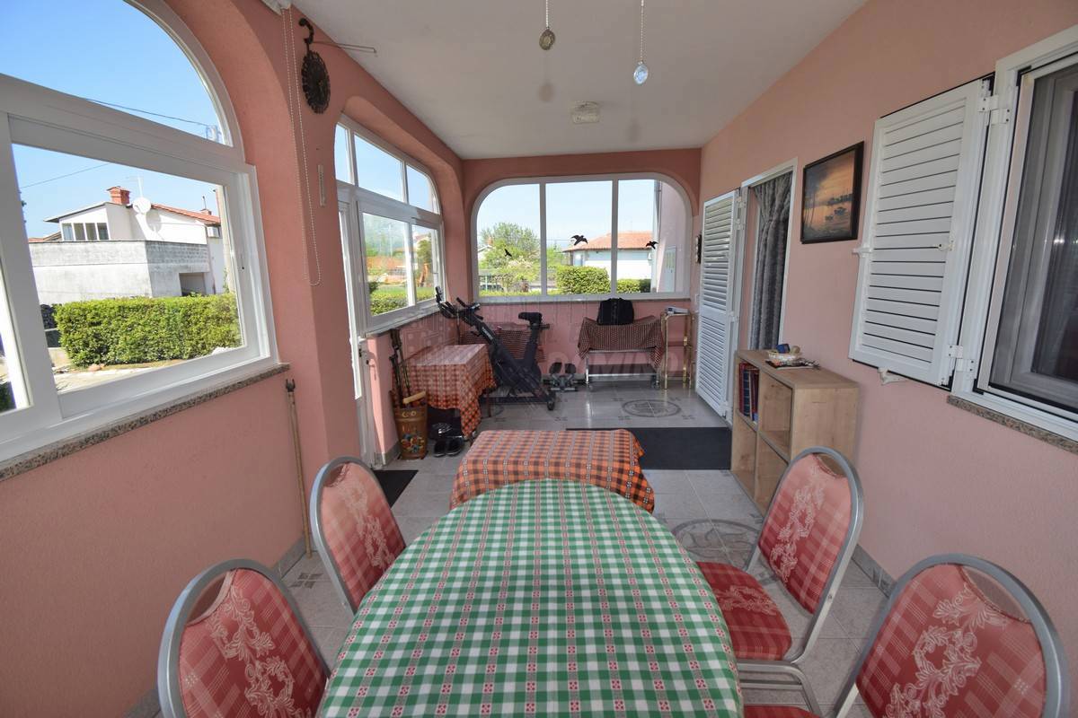 Bellissima casa con 2 appartamenti e garage!! Isola di Krk