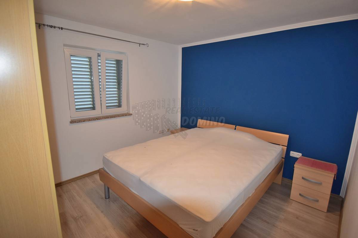 Bellissima casa con 2 appartamenti e garage!! Isola di Krk