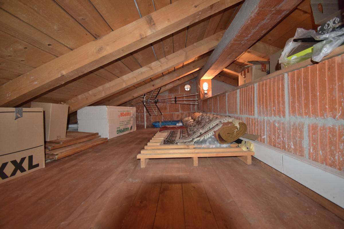 Bellissima casa con 2 appartamenti e garage!! Isola di Krk