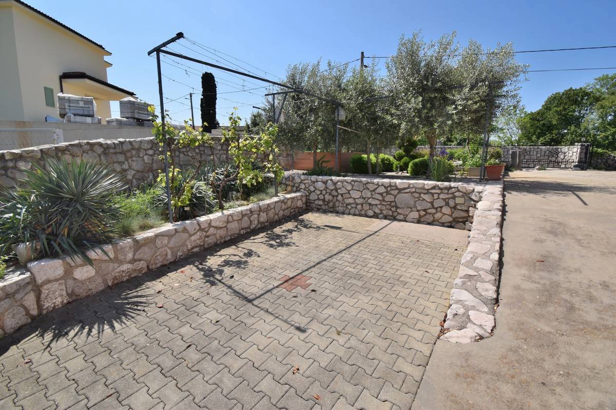 Bellissima casa con 2 appartamenti e garage!! Isola di Krk