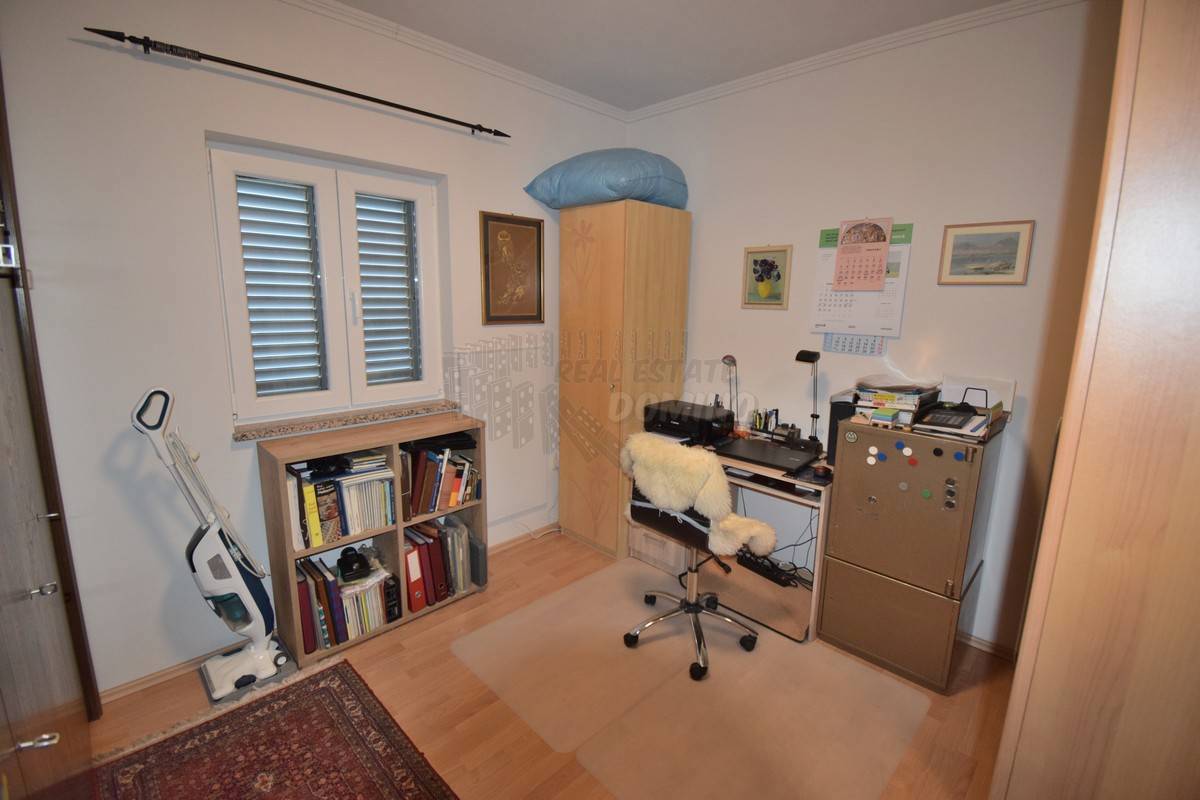 Bellissima casa con 2 appartamenti e garage!! Isola di Krk