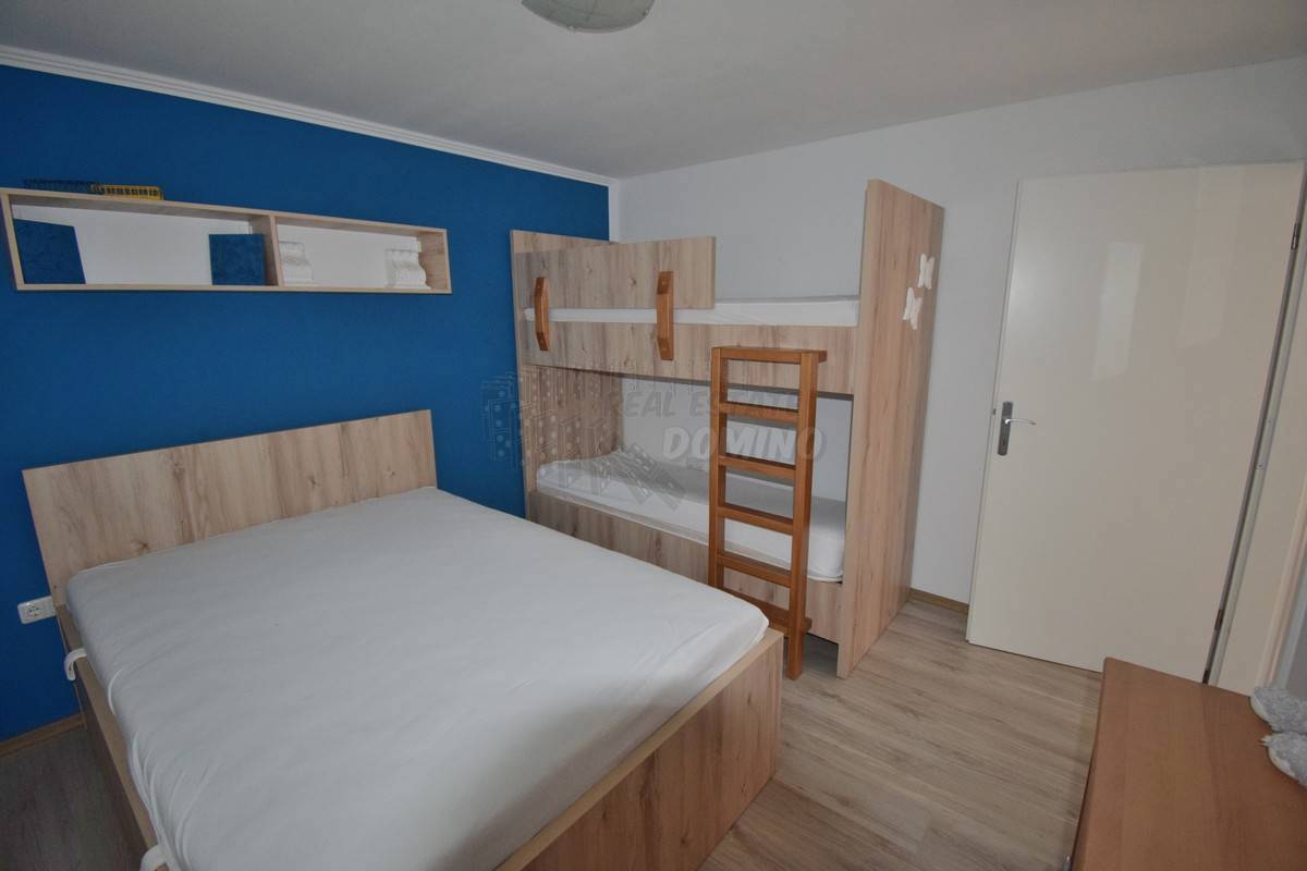 Bellissima casa con 2 appartamenti e garage!! Isola di Krk