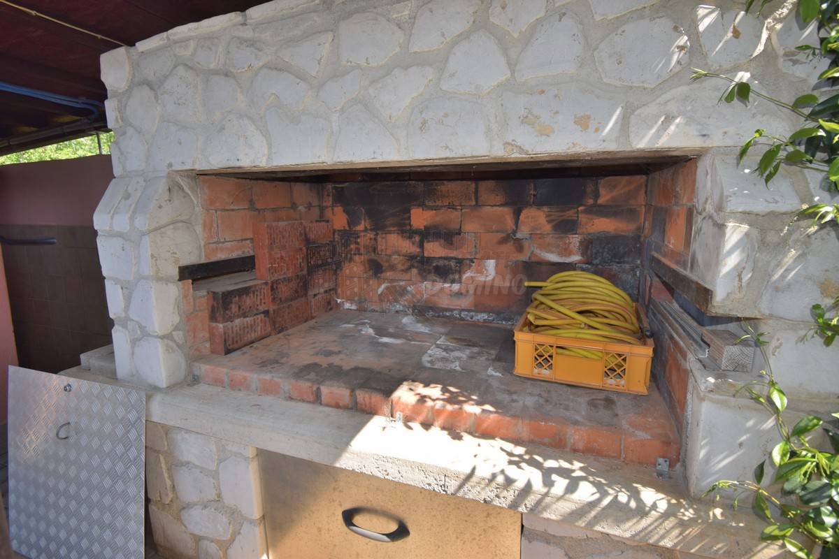 Bellissima casa con 2 appartamenti e garage!! Isola di Krk