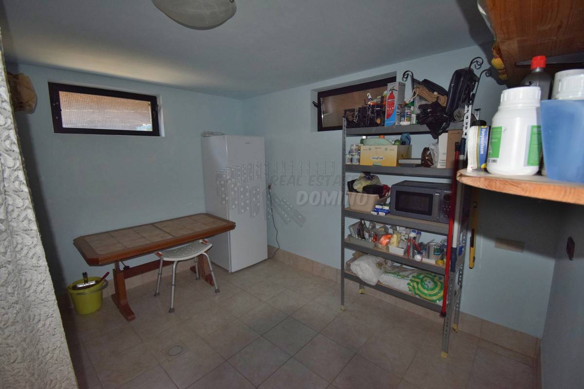 Bellissima casa con 2 appartamenti e garage!! Isola di Krk