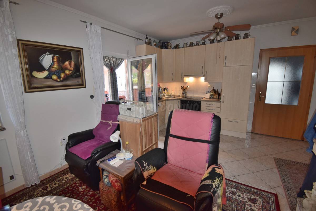 Bellissima casa con 2 appartamenti e garage!! Isola di Krk