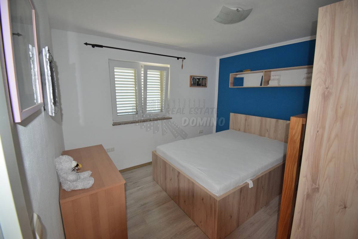 Bellissima casa con 2 appartamenti e garage!! Isola di Krk