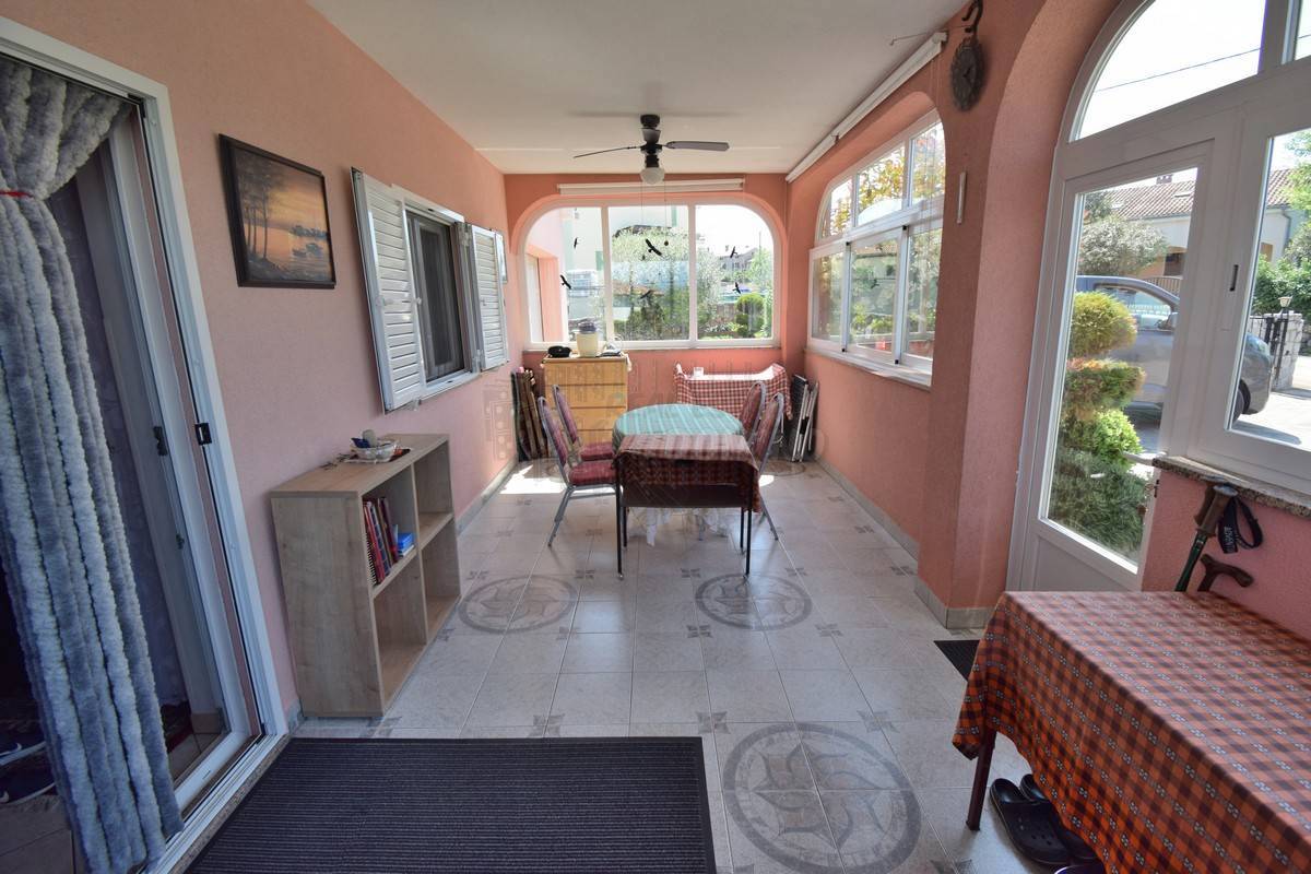 Bellissima casa con 2 appartamenti e garage!! Isola di Krk