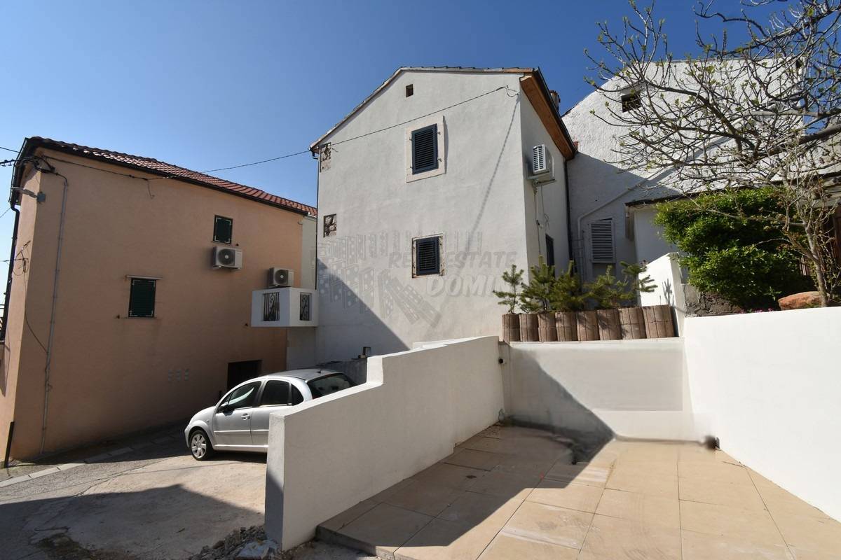 Splendida casa antica in pietra ristrutturata! Punat!