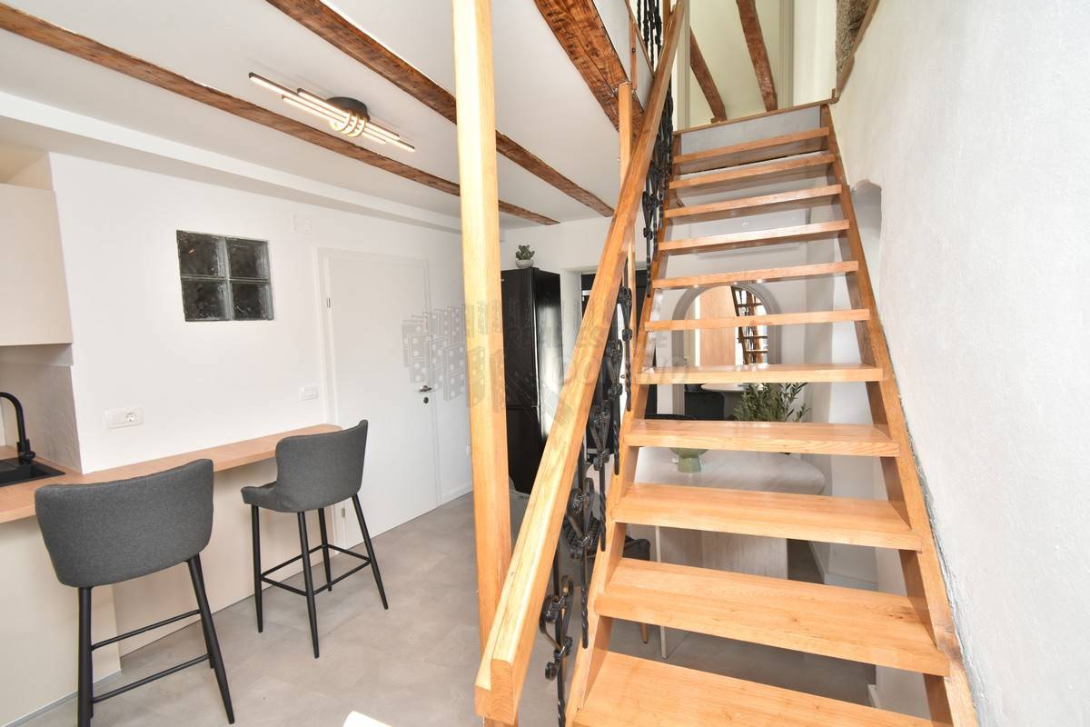 Splendida casa antica in pietra ristrutturata! Punat!