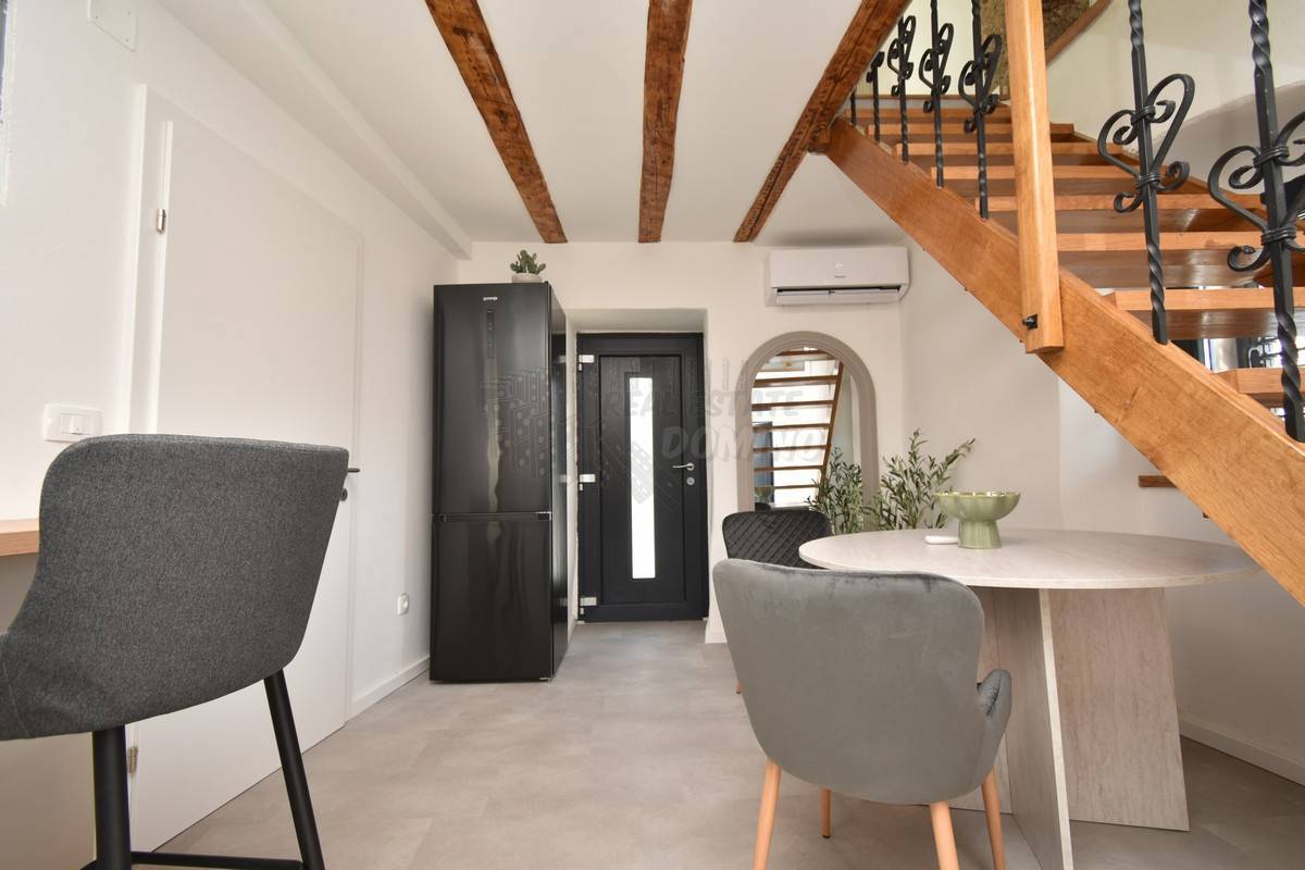 Splendida casa antica in pietra ristrutturata! Punat!