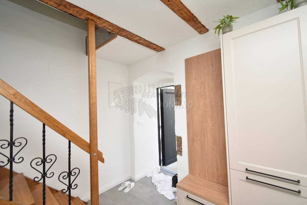 Splendida casa antica in pietra ristrutturata! Punat!