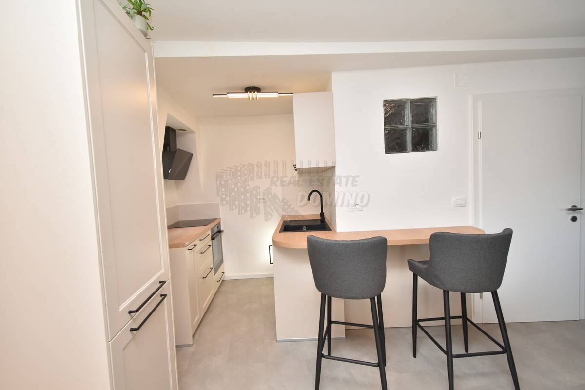 Splendida casa antica in pietra ristrutturata! Punat!