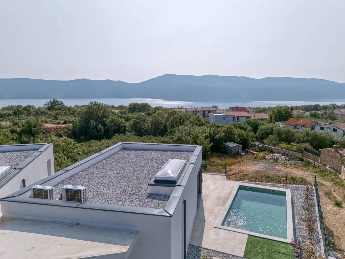 Una casa con terrazza panoramica e vista panoramica! L'isola di Veglia!