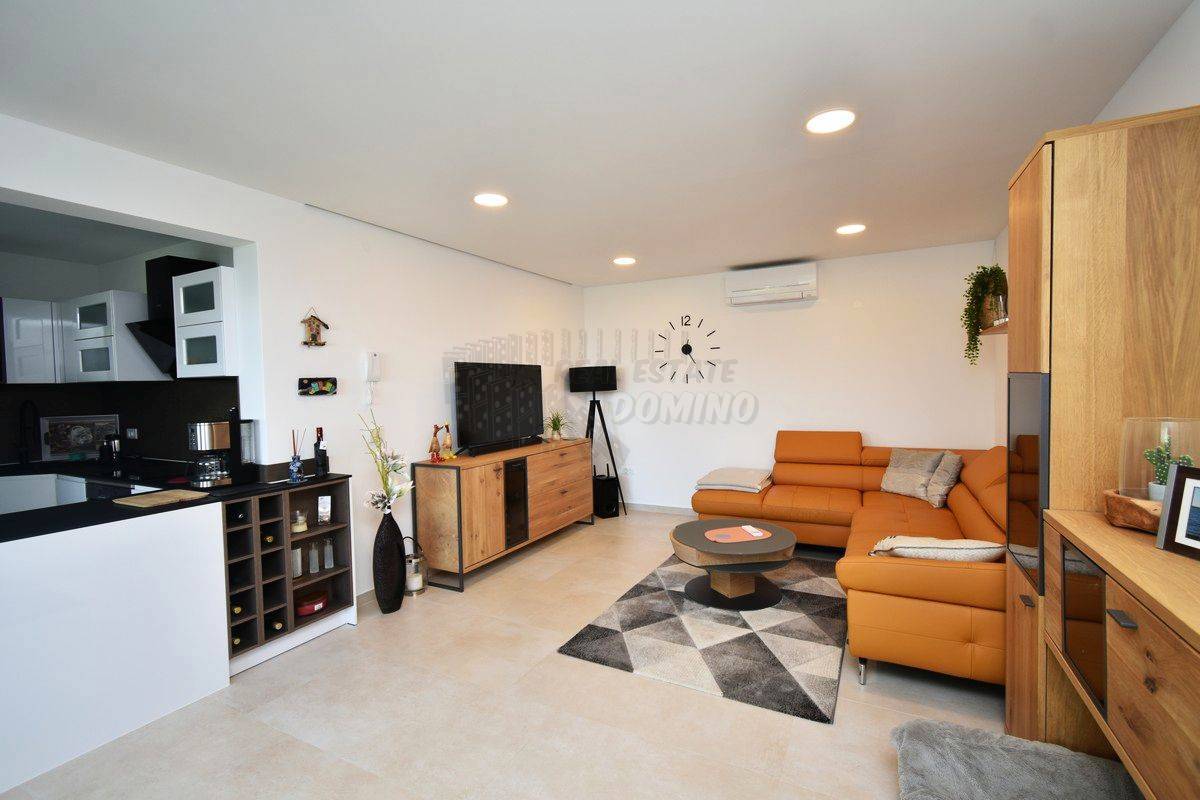 Un appartamento di lusso in una zona esclusiva di Malinska, Rova! Vista mare!