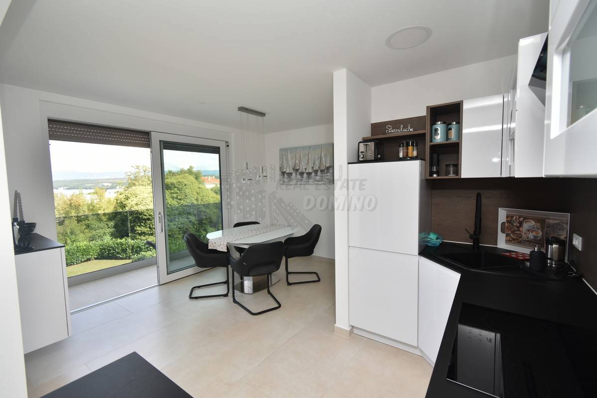 Un appartamento di lusso in una zona esclusiva di Malinska, Rova! Vista mare!