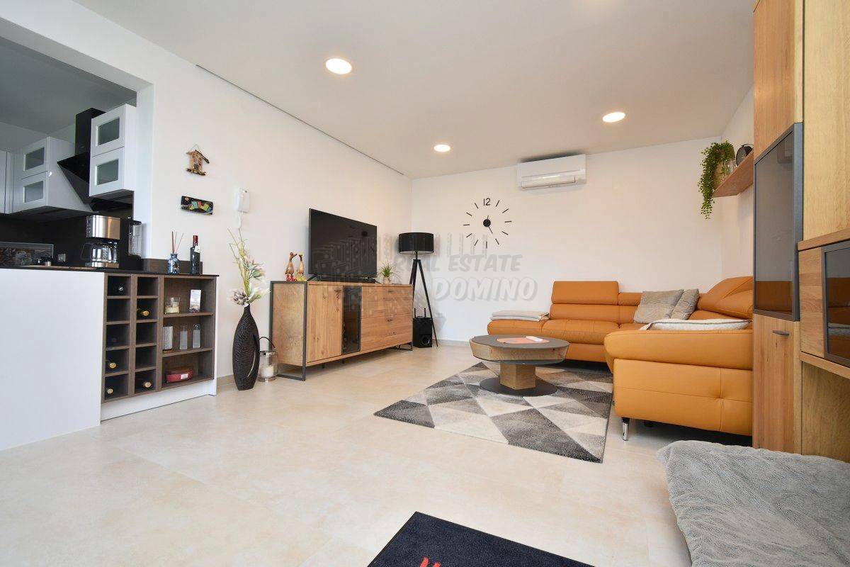 Un appartamento di lusso in una zona esclusiva di Malinska, Rova! Vista mare!