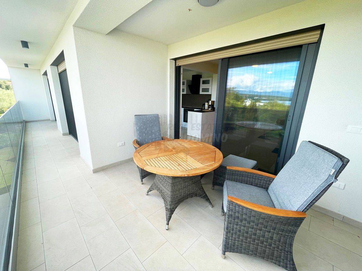 Un appartamento di lusso in una zona esclusiva di Malinska, Rova! Vista mare!