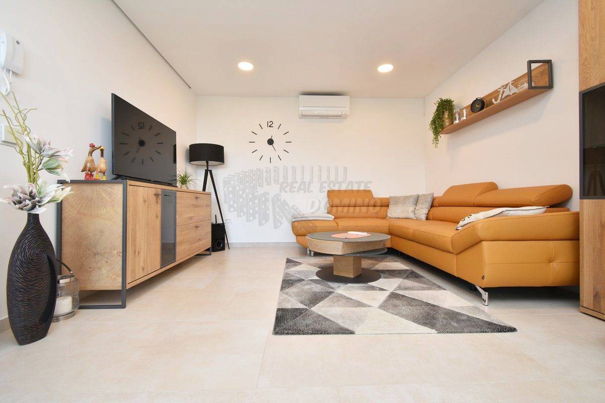 Un appartamento di lusso in una zona esclusiva di Malinska, Rova! Vista mare!