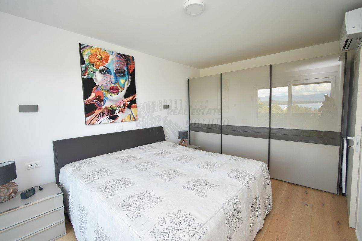 Un appartamento di lusso in una zona esclusiva di Malinska, Rova! Vista mare!