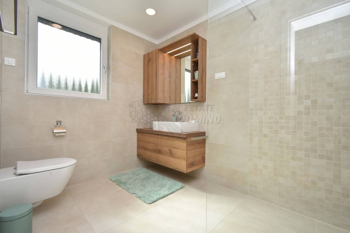 Un appartamento di lusso in una zona esclusiva di Malinska, Rova! Vista mare!