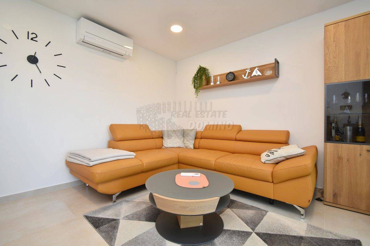 Un appartamento di lusso in una zona esclusiva di Malinska, Rova! Vista mare!