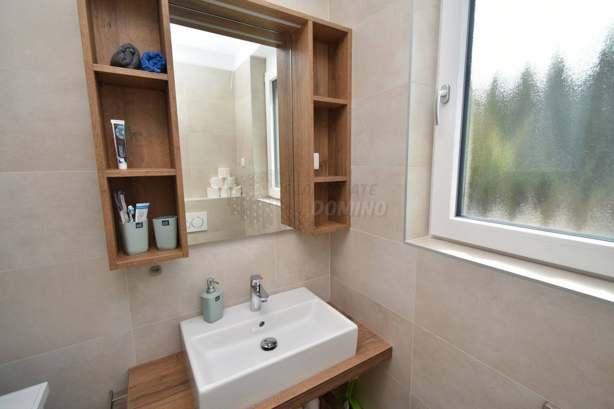 Un appartamento di lusso in una zona esclusiva di Malinska, Rova! Vista mare!