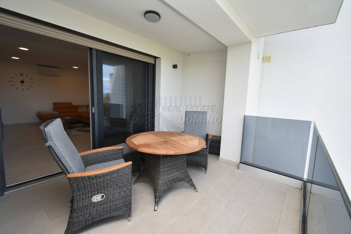 Un appartamento di lusso in una zona esclusiva di Malinska, Rova! Vista mare!