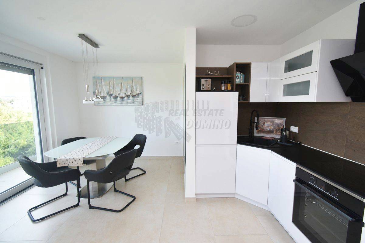Un appartamento di lusso in una zona esclusiva di Malinska, Rova! Vista mare!